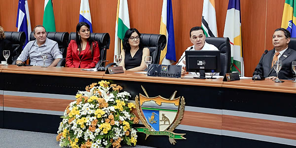 Presidente da ASTRAL, Wanderley Oliveira e Marília Rocha diretora da TV/RN foi a palestrante do Seminário Desafios da Comunicação Legislativa