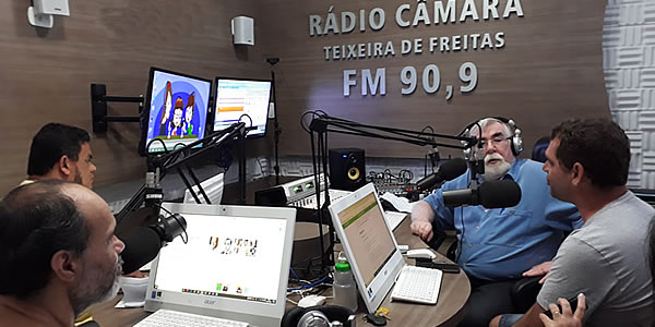 Rádio Câmara 90,9 FM de Teixeira de Freitas investe em nova programação no horário do almoço