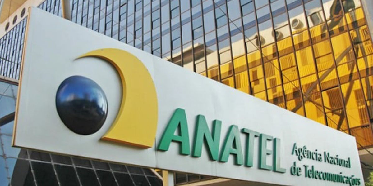 Anatel prorroga EAD até 2027 e aplica R$ 40 milhões em projetos adicionais
