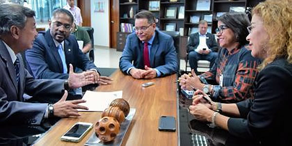 Deputado Márcio Marinho e equipe da Rede Legislativa conhecem a estrutura da TV e Rádio AL-MT